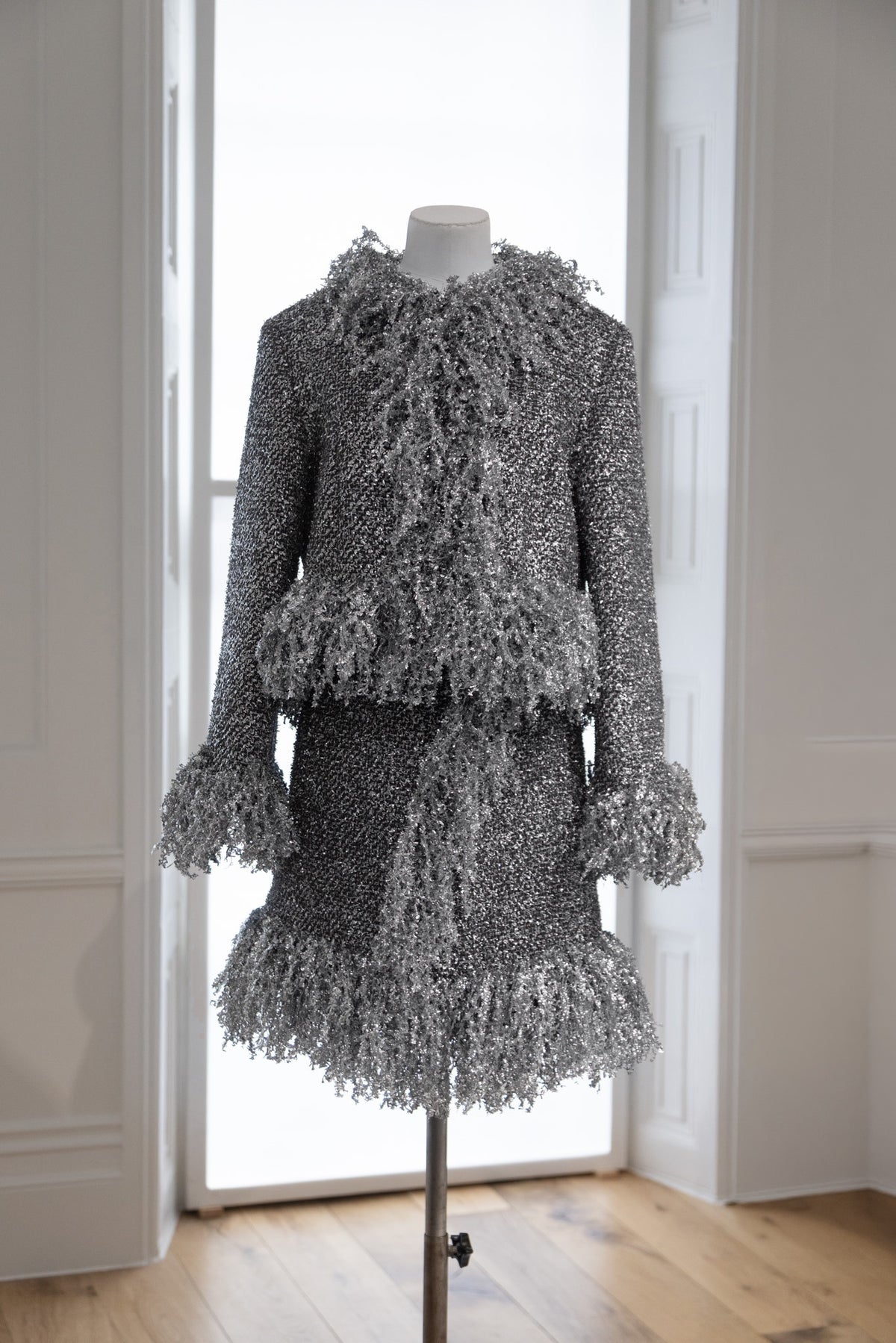 SILVER METALLIC FRINGE SKIRT
