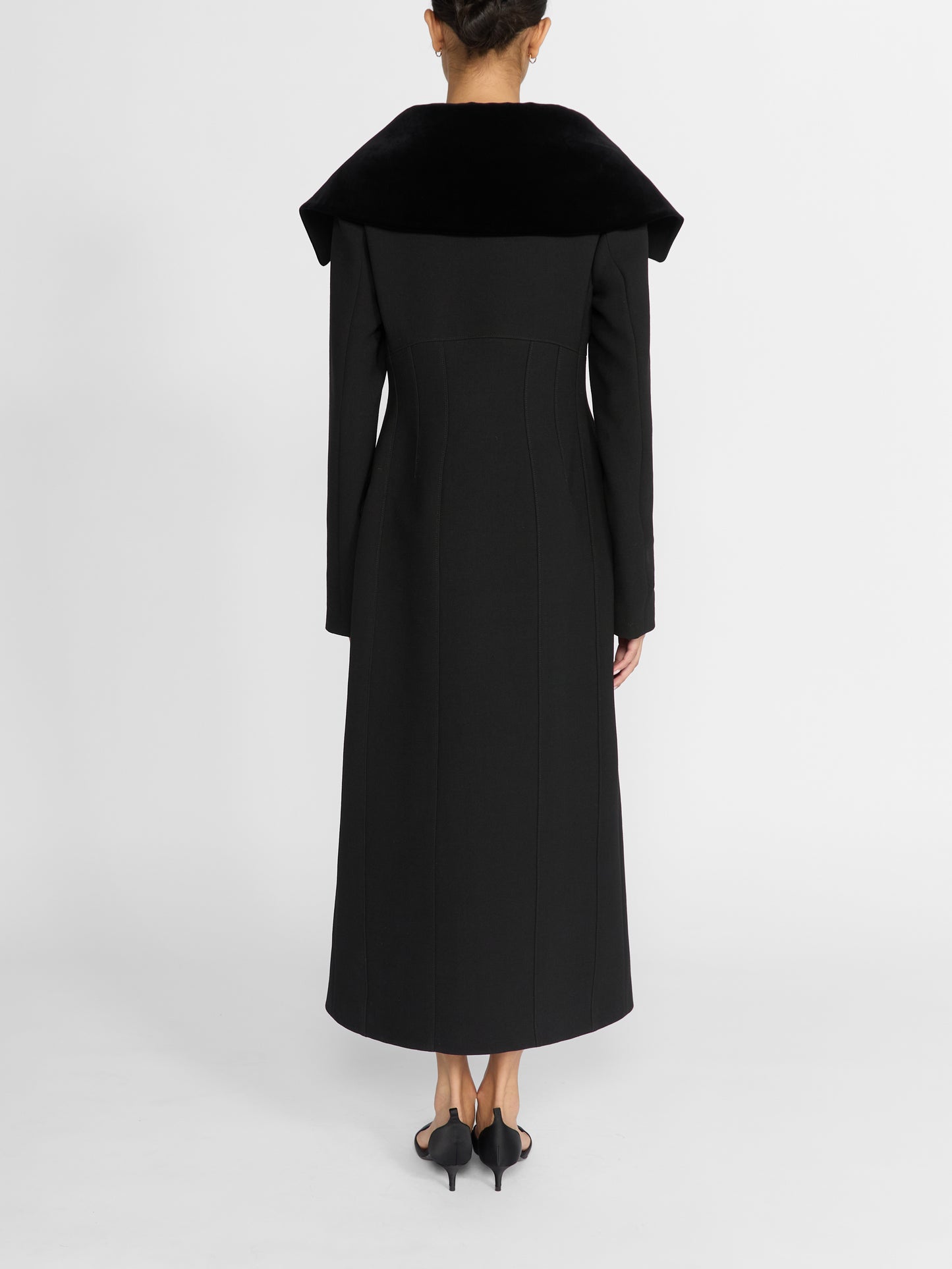 HOURGLASS COAT IN BLACK WOOL AND VELVET
