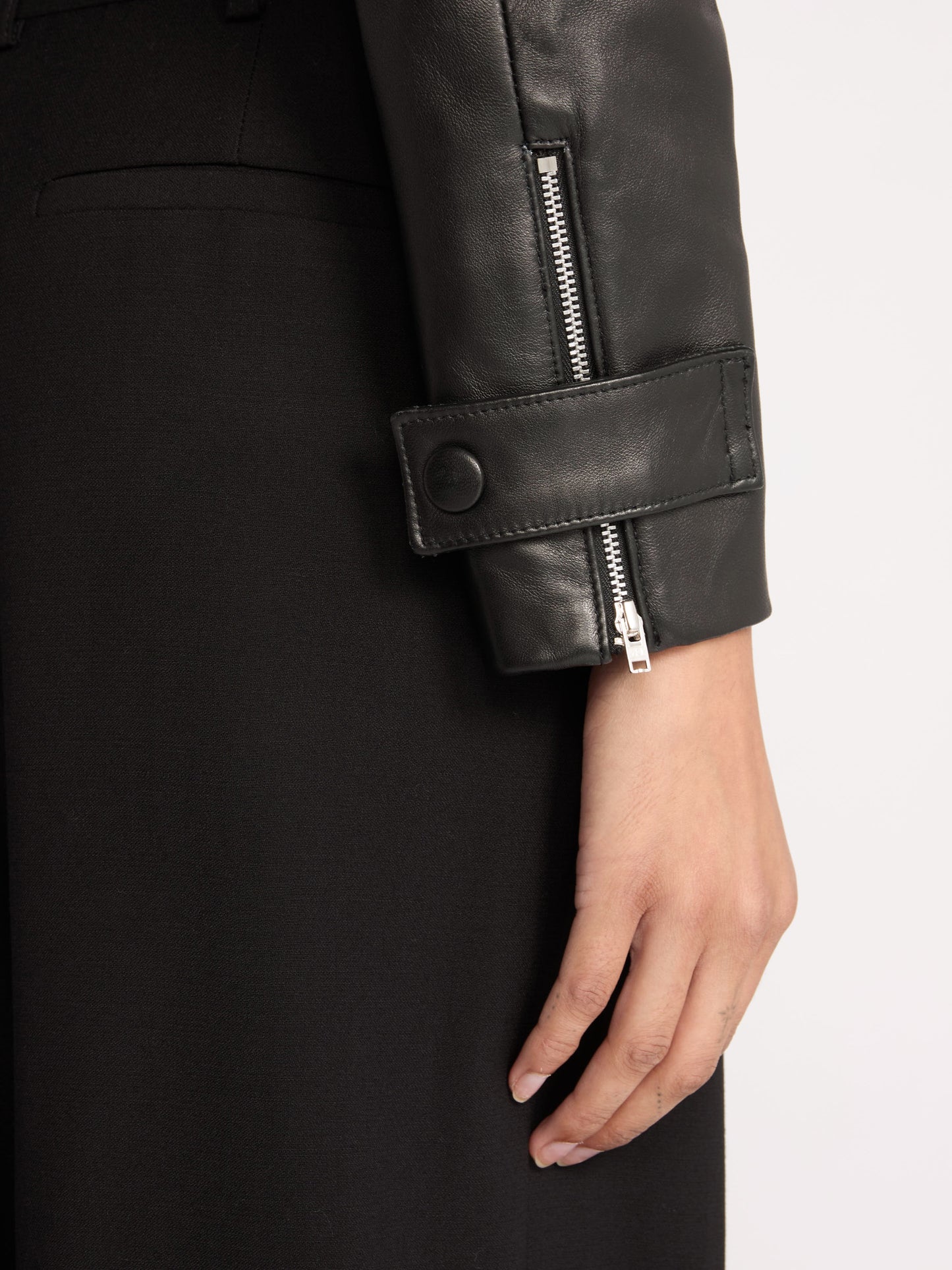CROPPED RAJA JACKET IN BLACK LEATHER