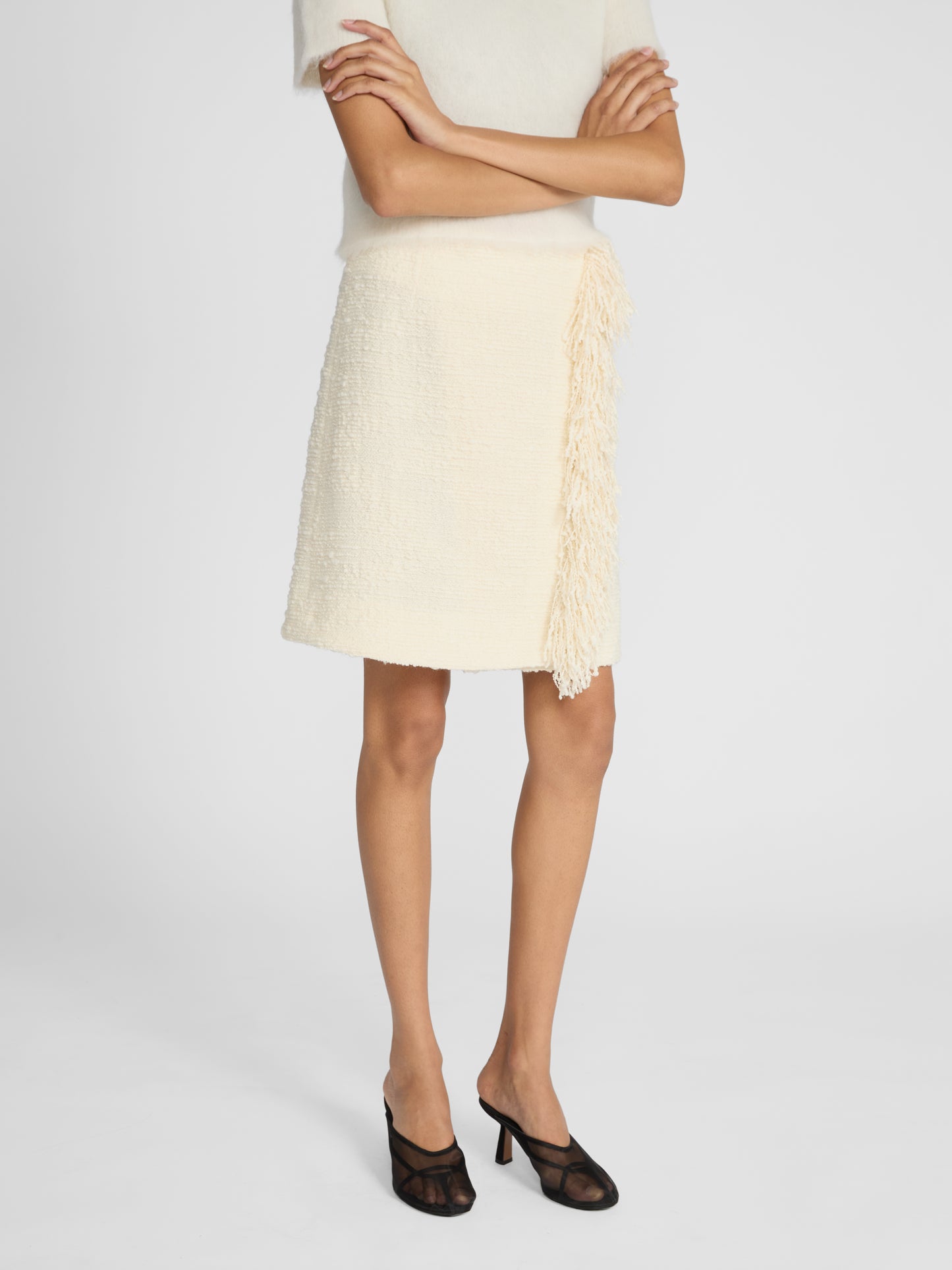 FRINGE SKIRT IN VANILLA CREAM
