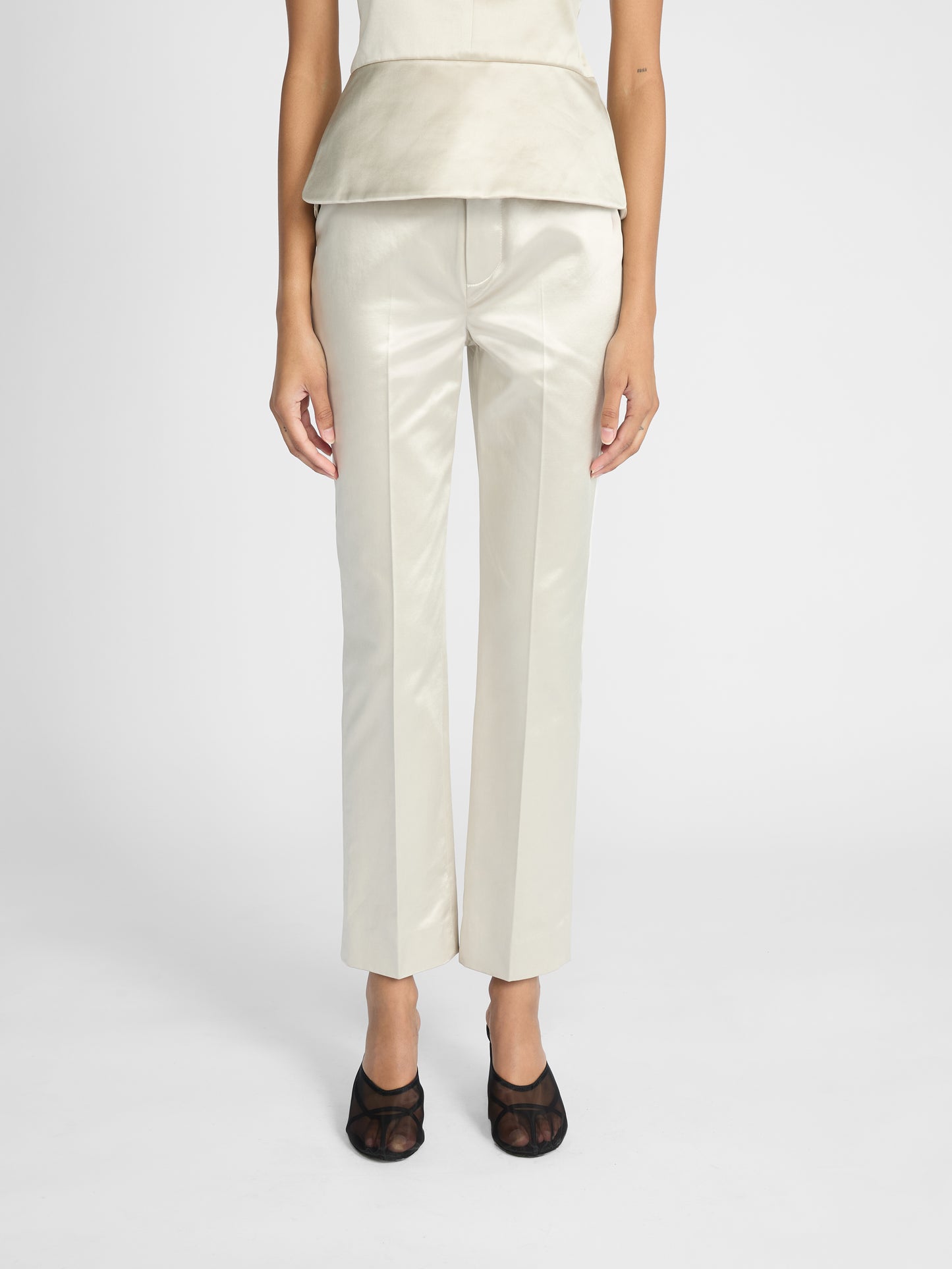 LILIAN SLIM FIT TROUSER IN CHAMPAGNE