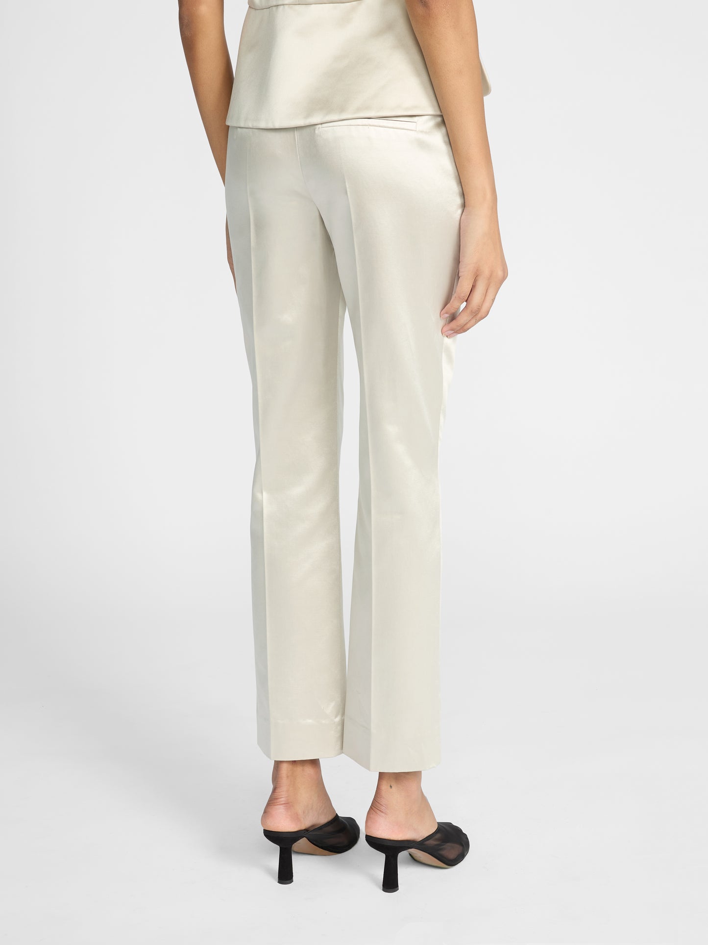 LILIAN SLIM FIT TROUSER IN CHAMPAGNE